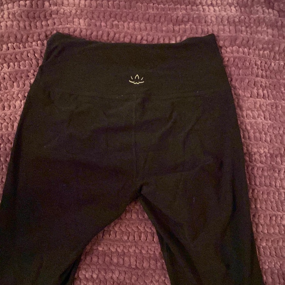 Beyond yoga space dye black leggings cropped size large